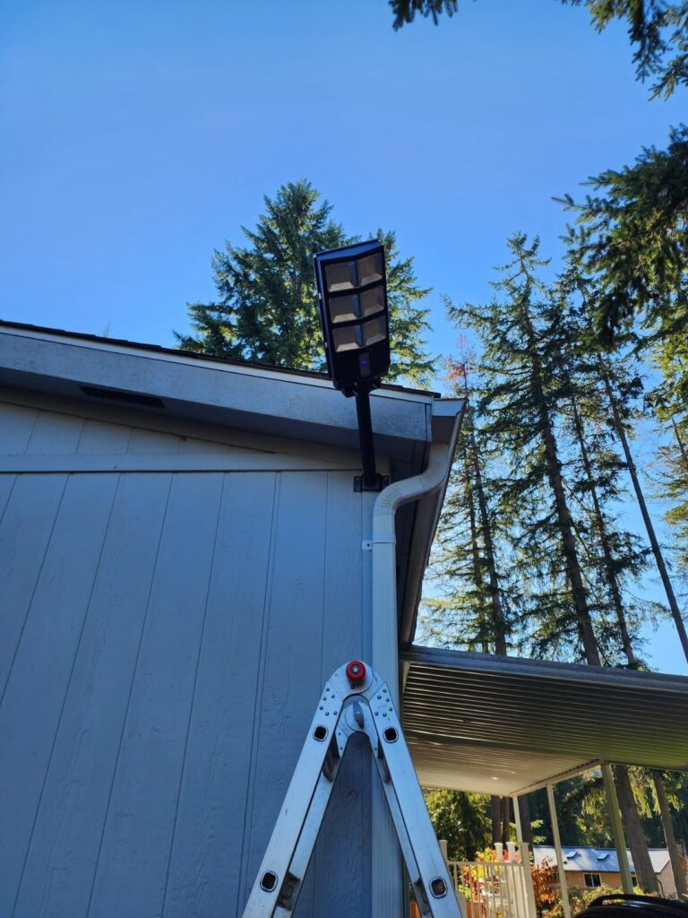 Kundin mit SolarMax Lampe